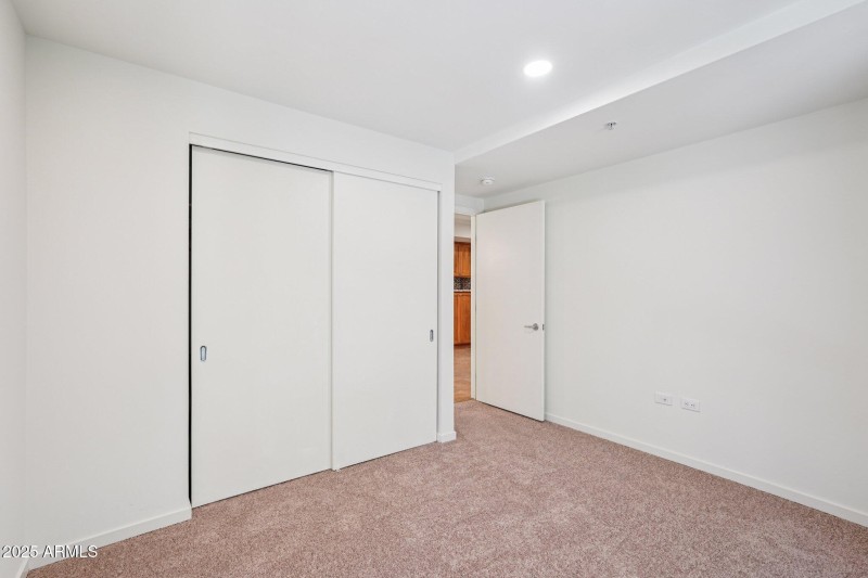 19-web-or-mls-E Rancho Vista Dr-S0807-01