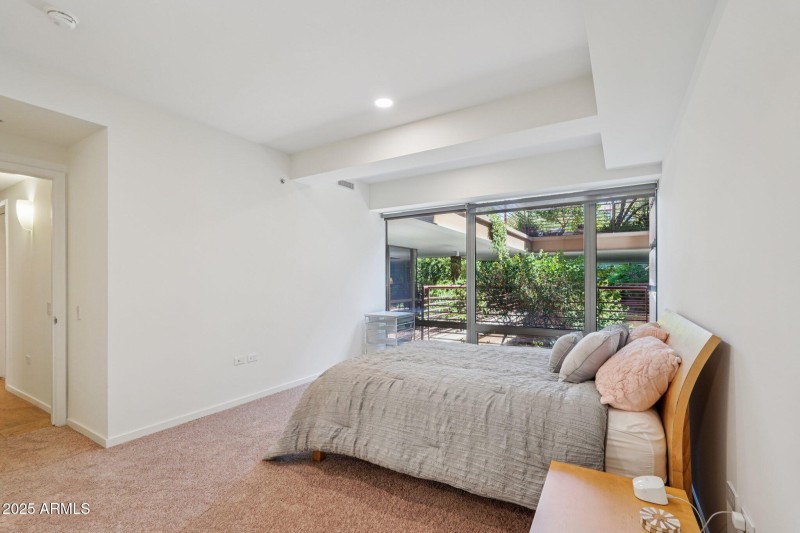 24-web-or-mls-E Rancho Vista Dr-S0807-02