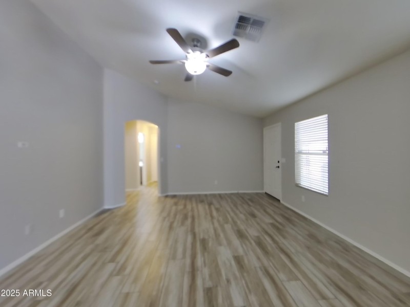 1_pc_bZL31DBHWO_DL3rgrVWLM_layout_1