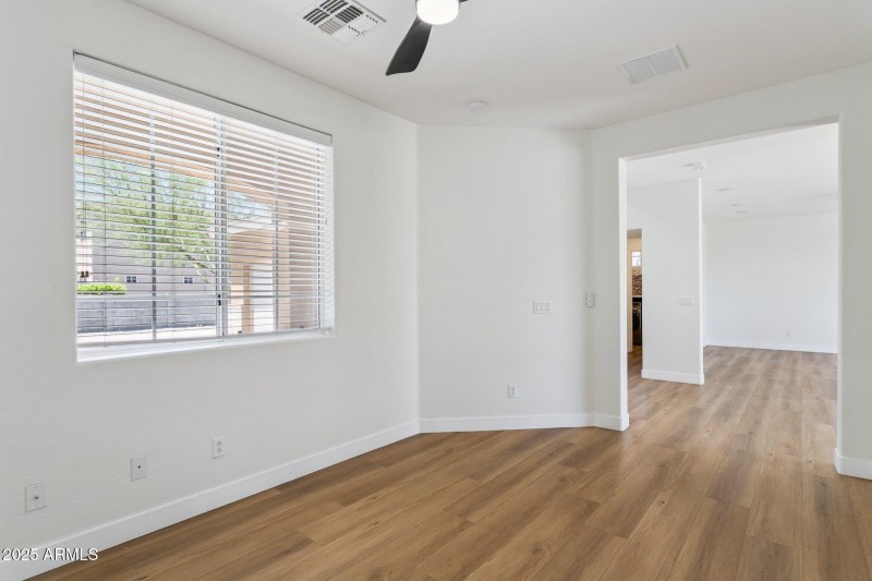 16-web-or-mls-2730-e-ellis-st