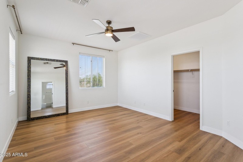 21-web-or-mls-2730-e-ellis-st