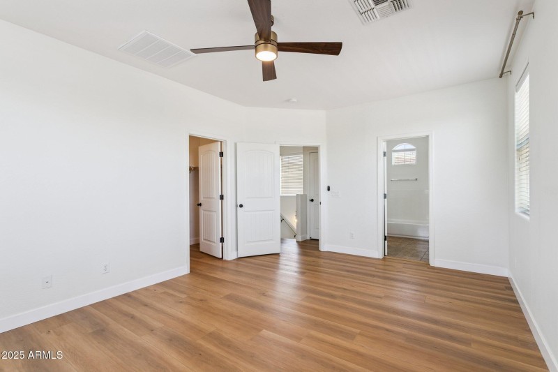 22-web-or-mls-2730-e-ellis-st