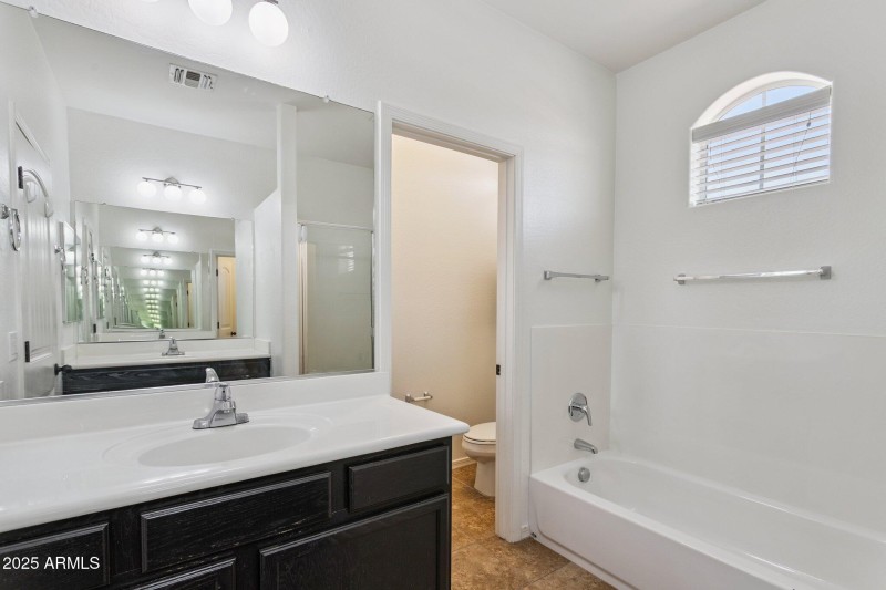 25-web-or-mls-2730-e-ellis-st