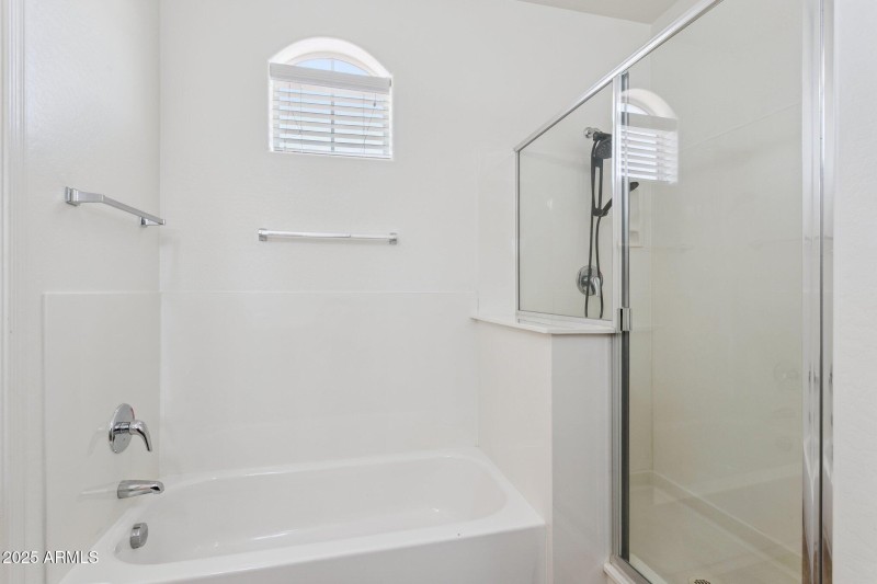 27-web-or-mls-2730-e-ellis-st