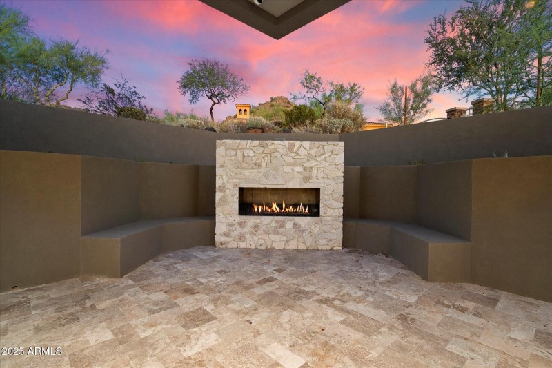 Lounge by the Fireplace