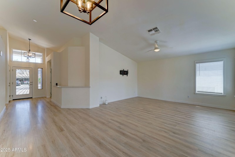 289 E MESQUITE STREET-7