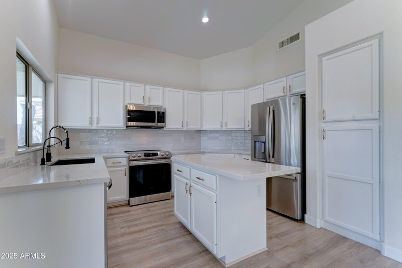 289 E MESQUITE STREET-9