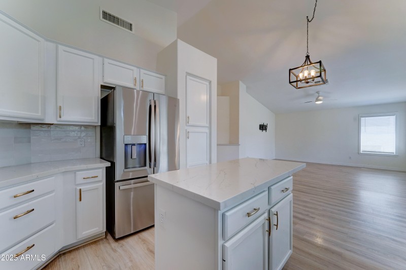 289 E MESQUITE STREET-11