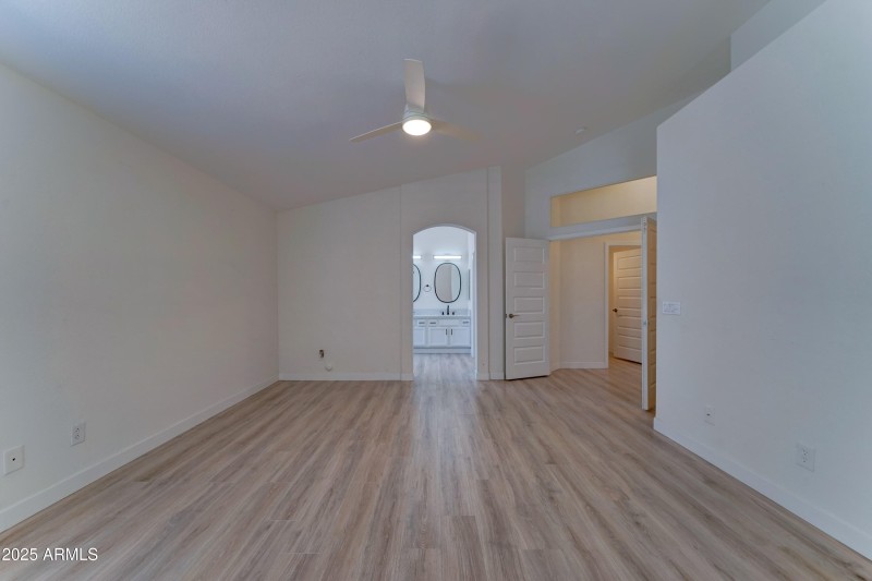 289 E MESQUITE STREET-14