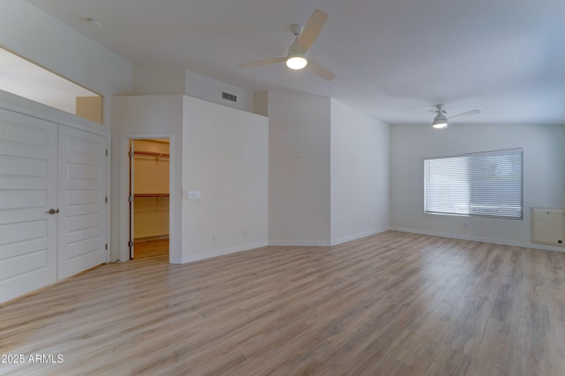 289 E MESQUITE STREET-15