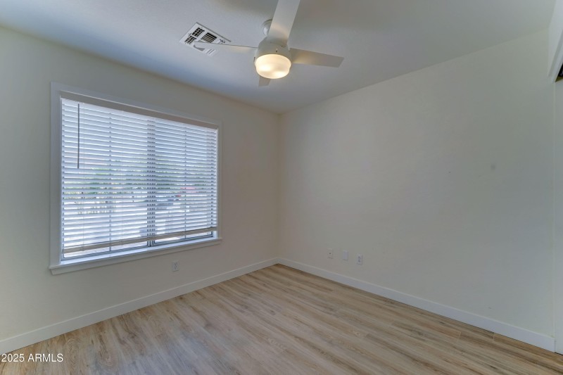 289 E MESQUITE STREET-20