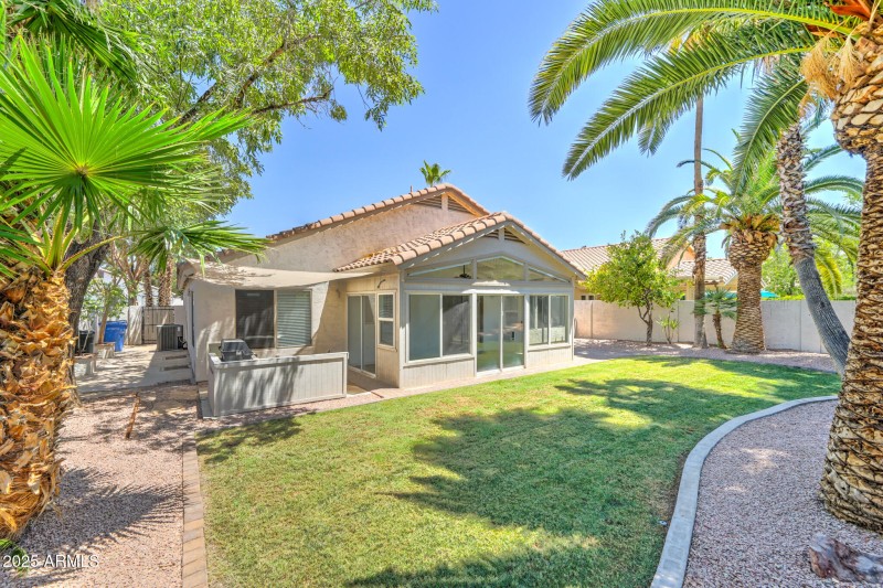 289 E MESQUITE STREET-29