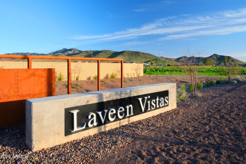 LAVEEN VISTAS