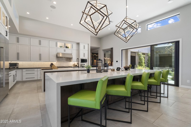 Chef/Gourmet Kitchen