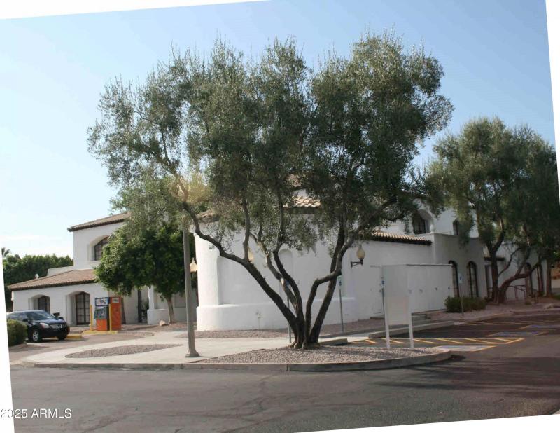 1232 NWC Entrance Drive-thru FCU