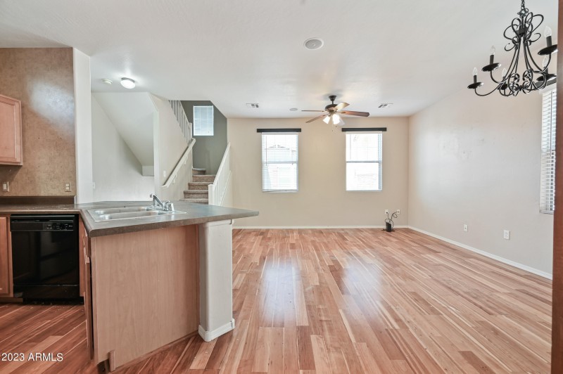 ocupix-9233EN1153-17