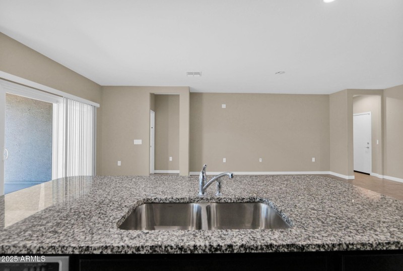 24-web-or-mls-P1246239