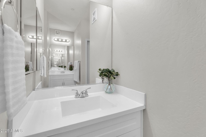 23-web-or-mls-Gilbert-25