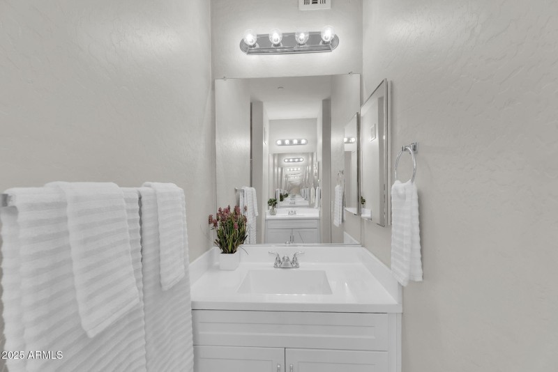 24-web-or-mls-Gilbert-32