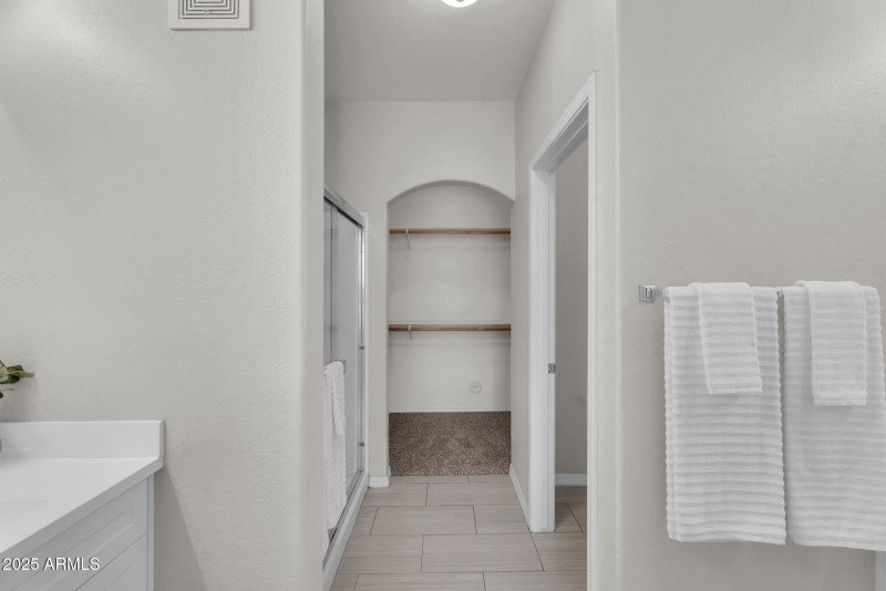 26-web-or-mls-Gilbert-27