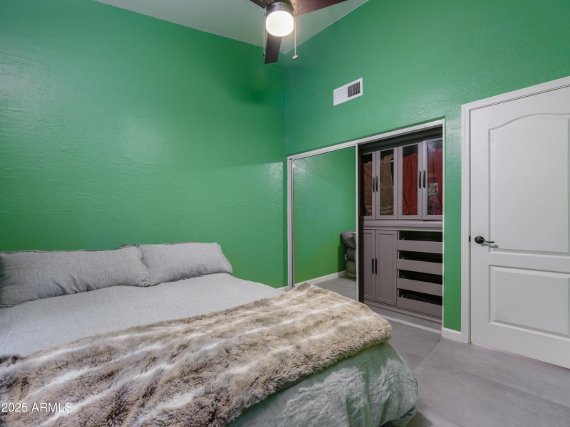 Bedroom 3 w/ Closet Organizer