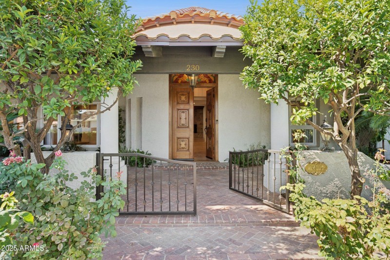 2-web-or-mls-230-w-morten-ave