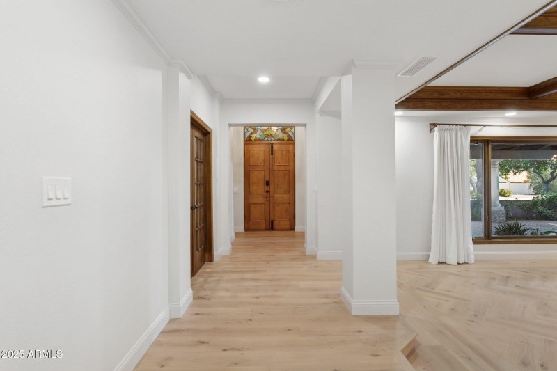 10-web-or-mls-230-w-morten-ave