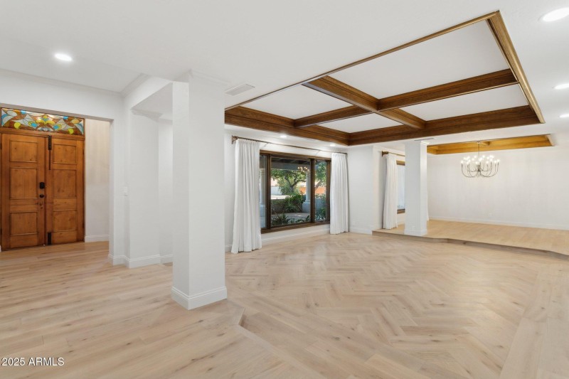 11-web-or-mls-230-w-morten-ave