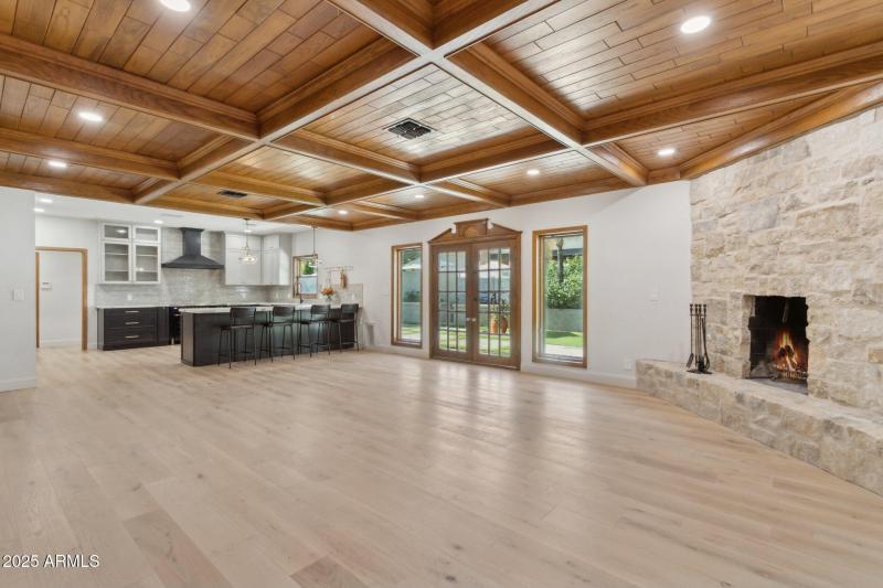 18-web-or-mls-230-w-morten-ave