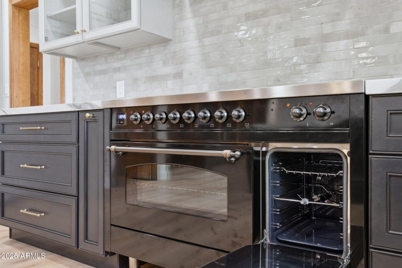 28-web-or-mls-230-w-morten-ave