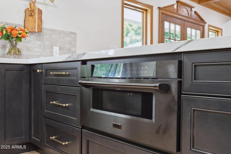 29-web-or-mls-230-w-morten-ave