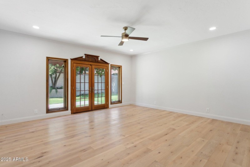 30-web-or-mls-230-w-morten-ave