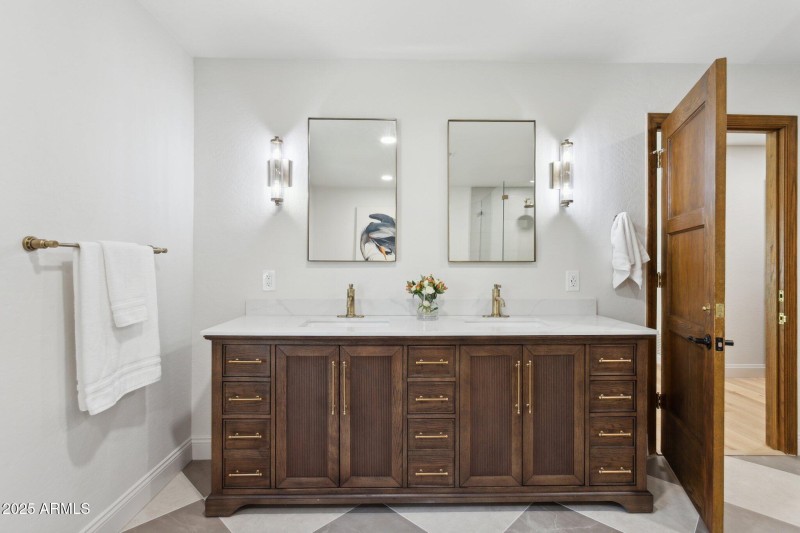 36-web-or-mls-230-w-morten-ave