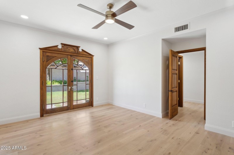 38-web-or-mls-230-w-morten-ave