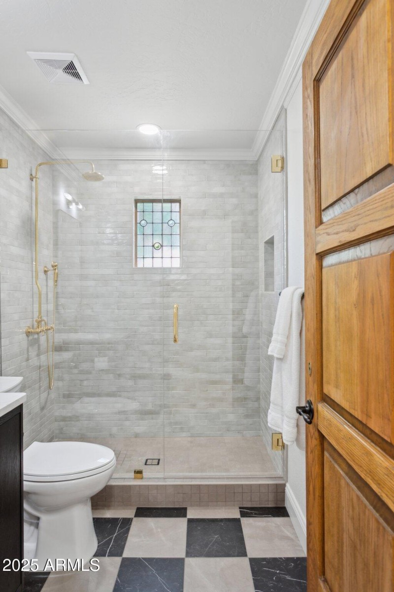 47-web-or-mls-230-w-morten-ave