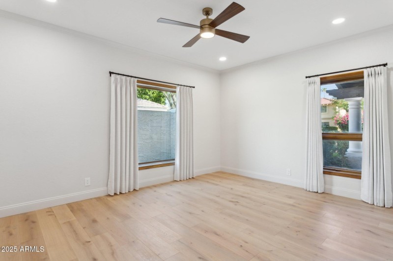 48-web-or-mls-230-w-morten-ave