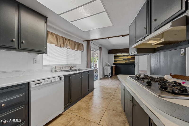 16-2650WUHD85-ocupix