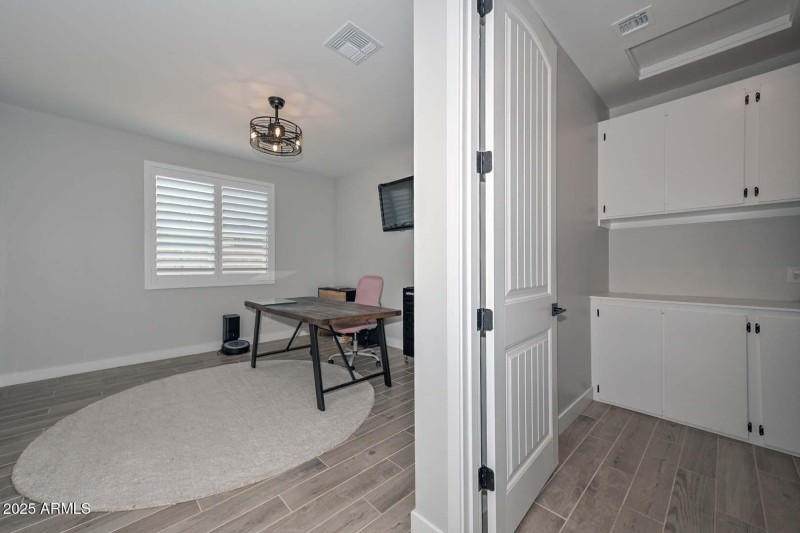 Smart Storage & Utility Space