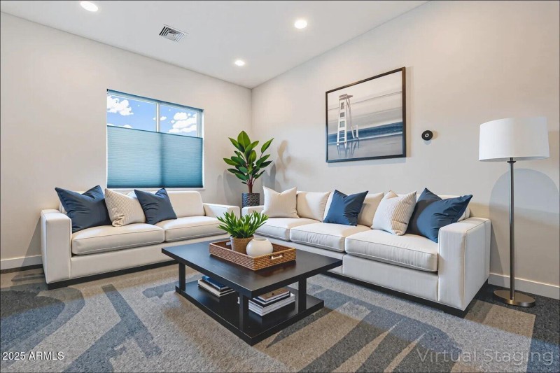 5-A7406490 - Living Room