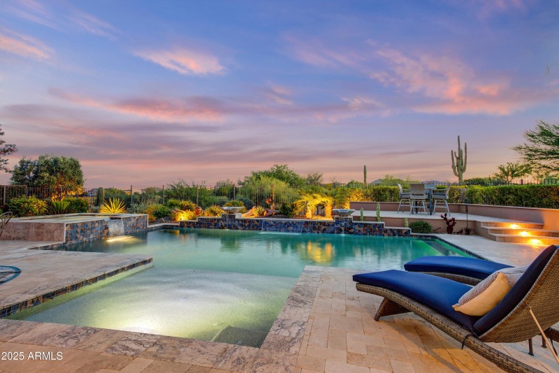 034_Pool And Hot Tub