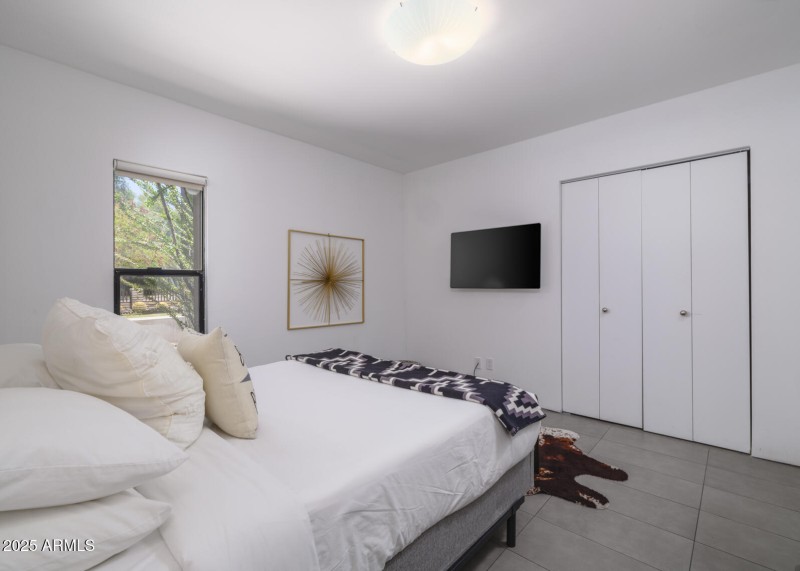 513 E Rose Lane, Phoenix, AZ 85012