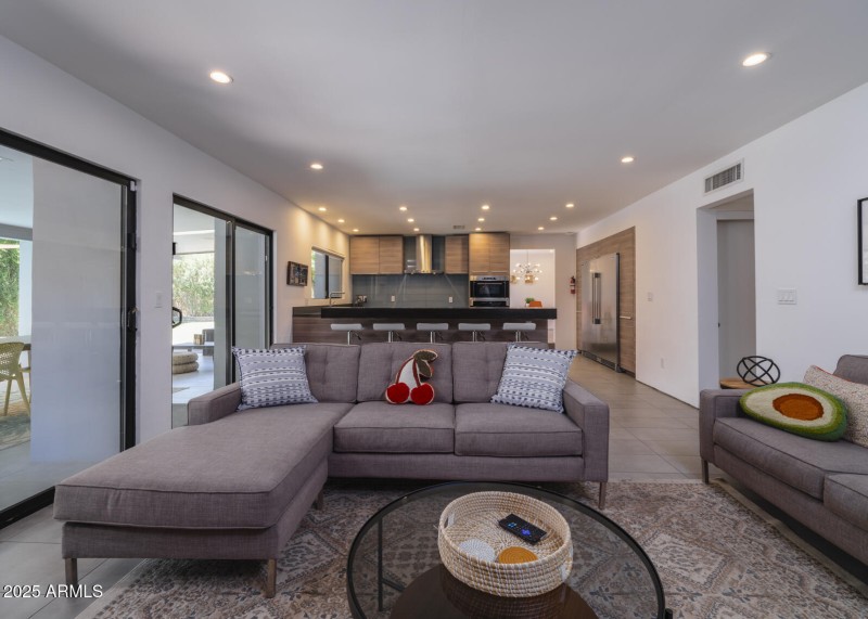 513 E Rose Lane, Phoenix, AZ 85012