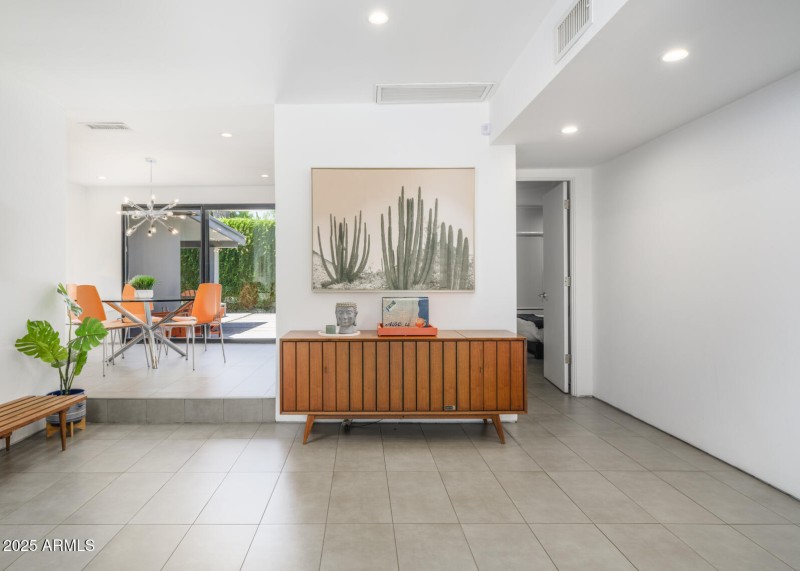 513 E Rose Lane, Phoenix, AZ 85012