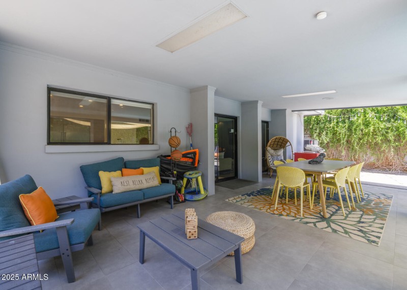 513 E Rose Lane, Phoenix, AZ 85012