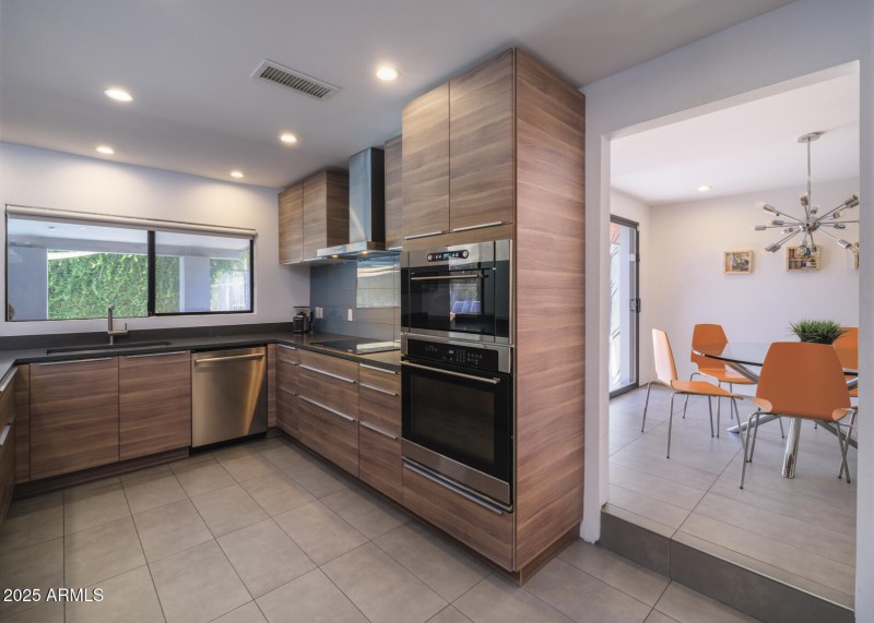 513 E Rose Lane, Phoenix, AZ 85012