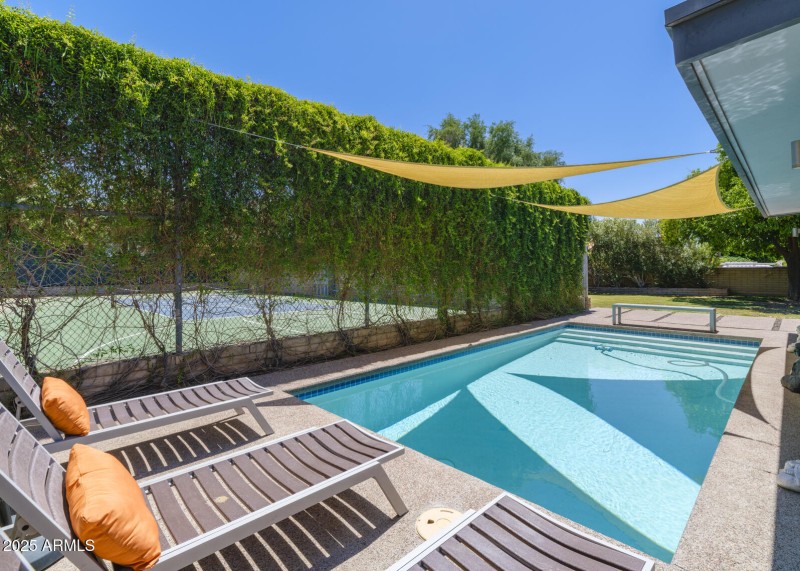 513 E Rose Lane, Phoenix, AZ 85012