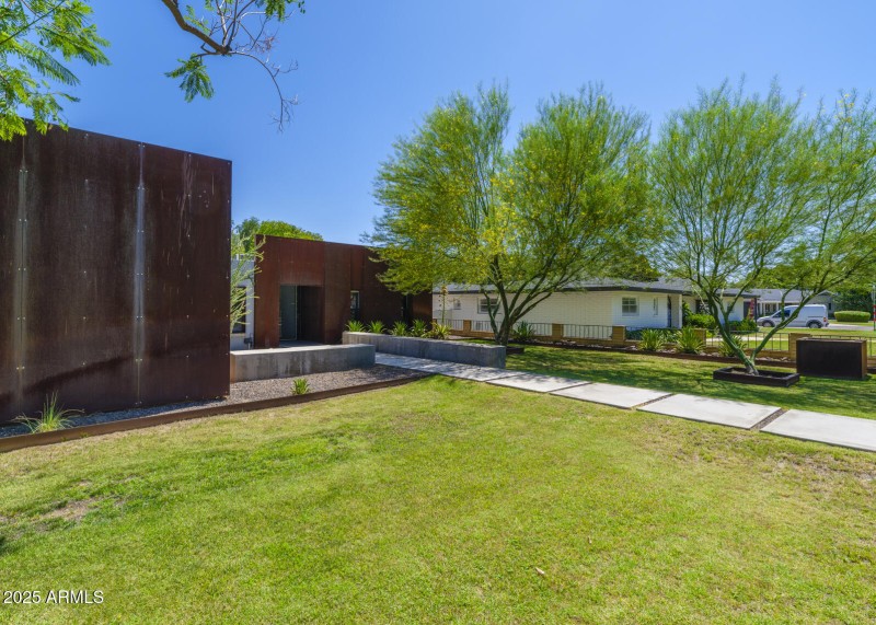 513 E Rose Lane, Phoenix, AZ 85012