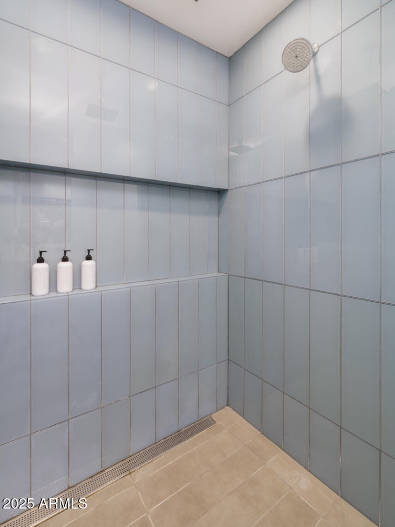 513 E Rose Lane, Phoenix, AZ 85012