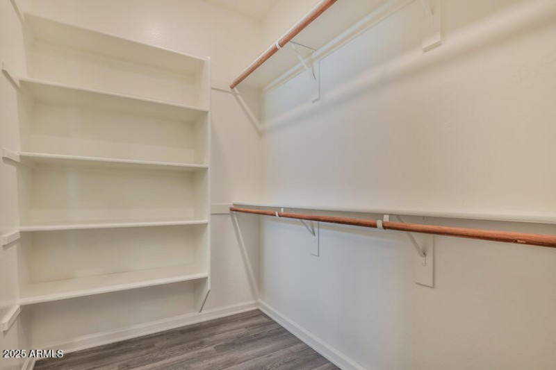 010-photo-walk-in-closet-11880949