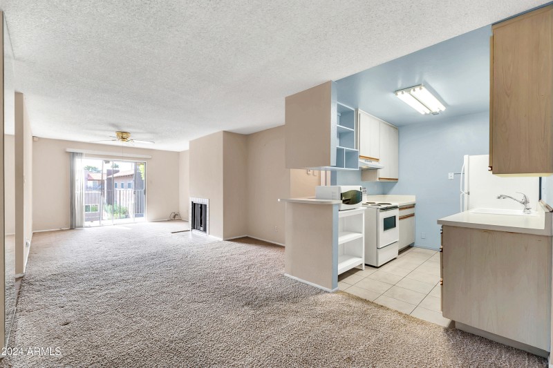 5525 E Thomas Rd F9-10